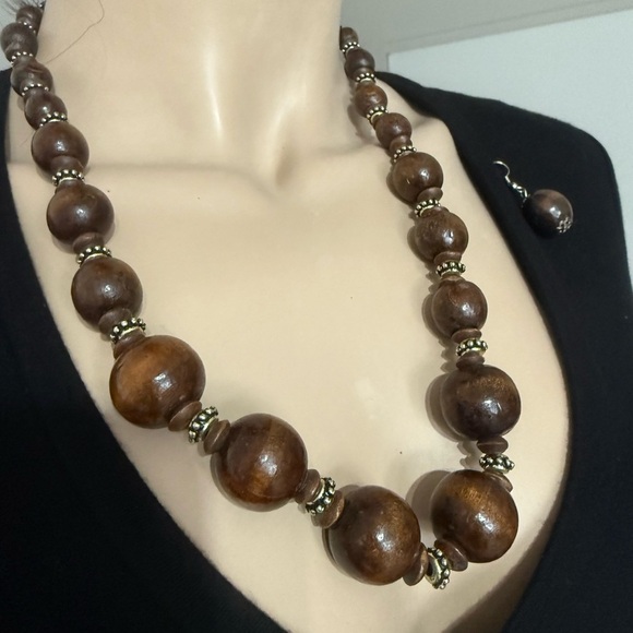 Elegant Brown Beaded Necklace and Earring Set - Picture 3 of 5